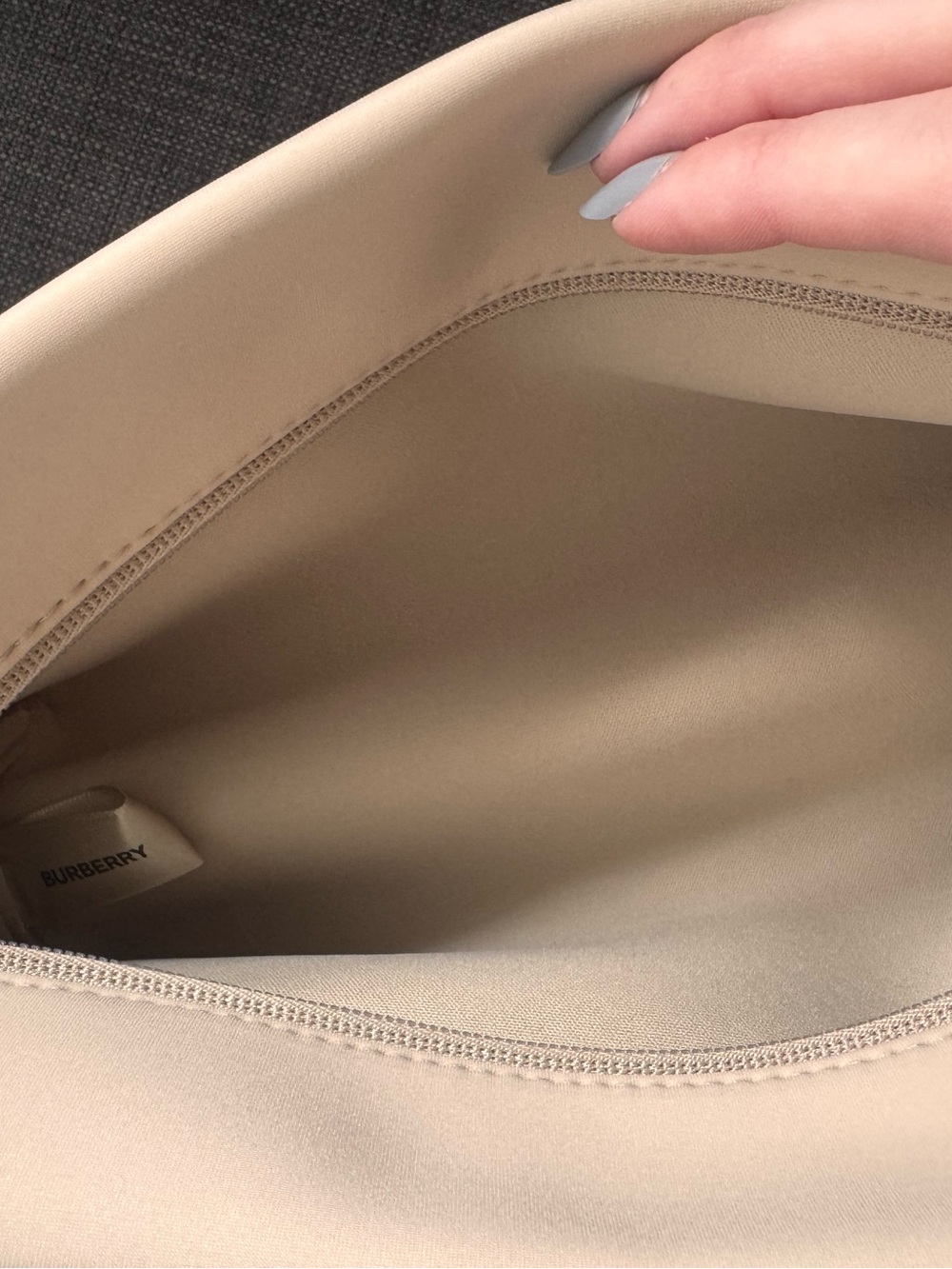 NWOT Burberry Makeup Bag - Picture 3 of 3